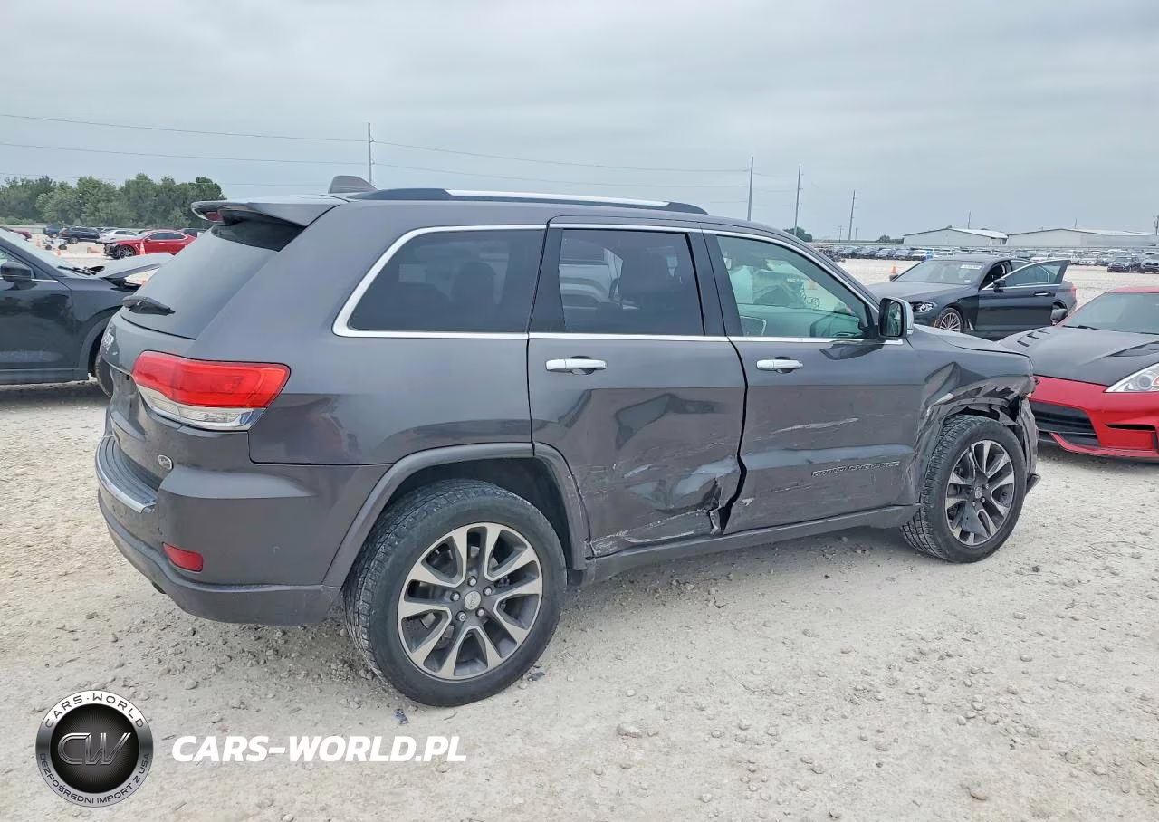 2018 Jeep Grand Cherokee Overland VIN:1C4RJECG6JC109346 - 3
