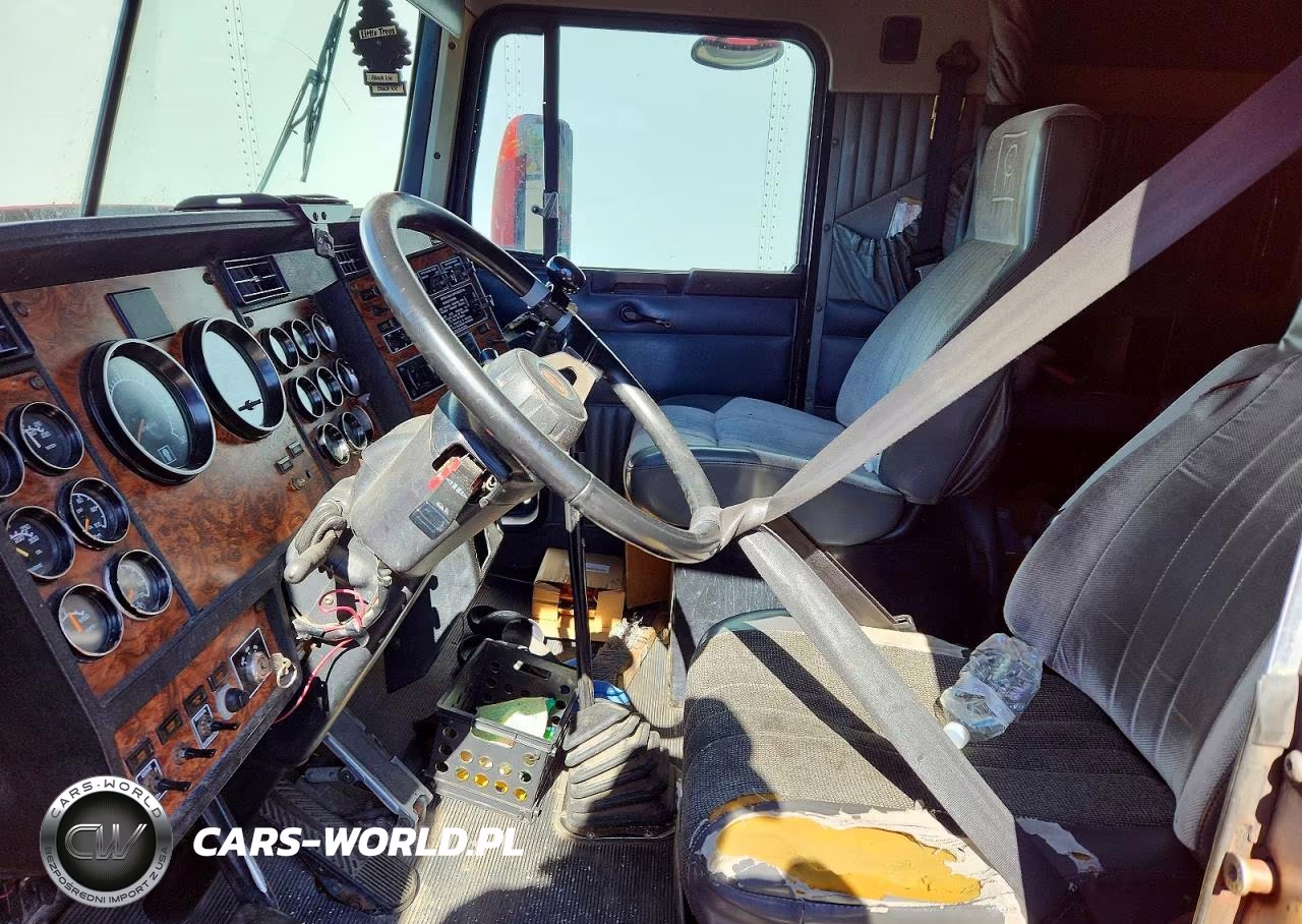 2000 Kenworth T600 Semi Truck VIN:1XKADU9X8YR841639 - 5