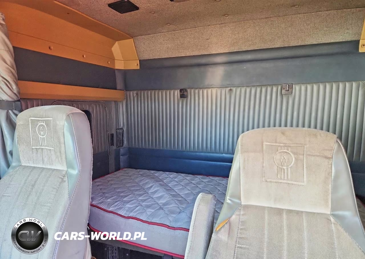 2000 Kenworth T600 Semi Truck VIN:1XKADU9X8YR841639 - 6