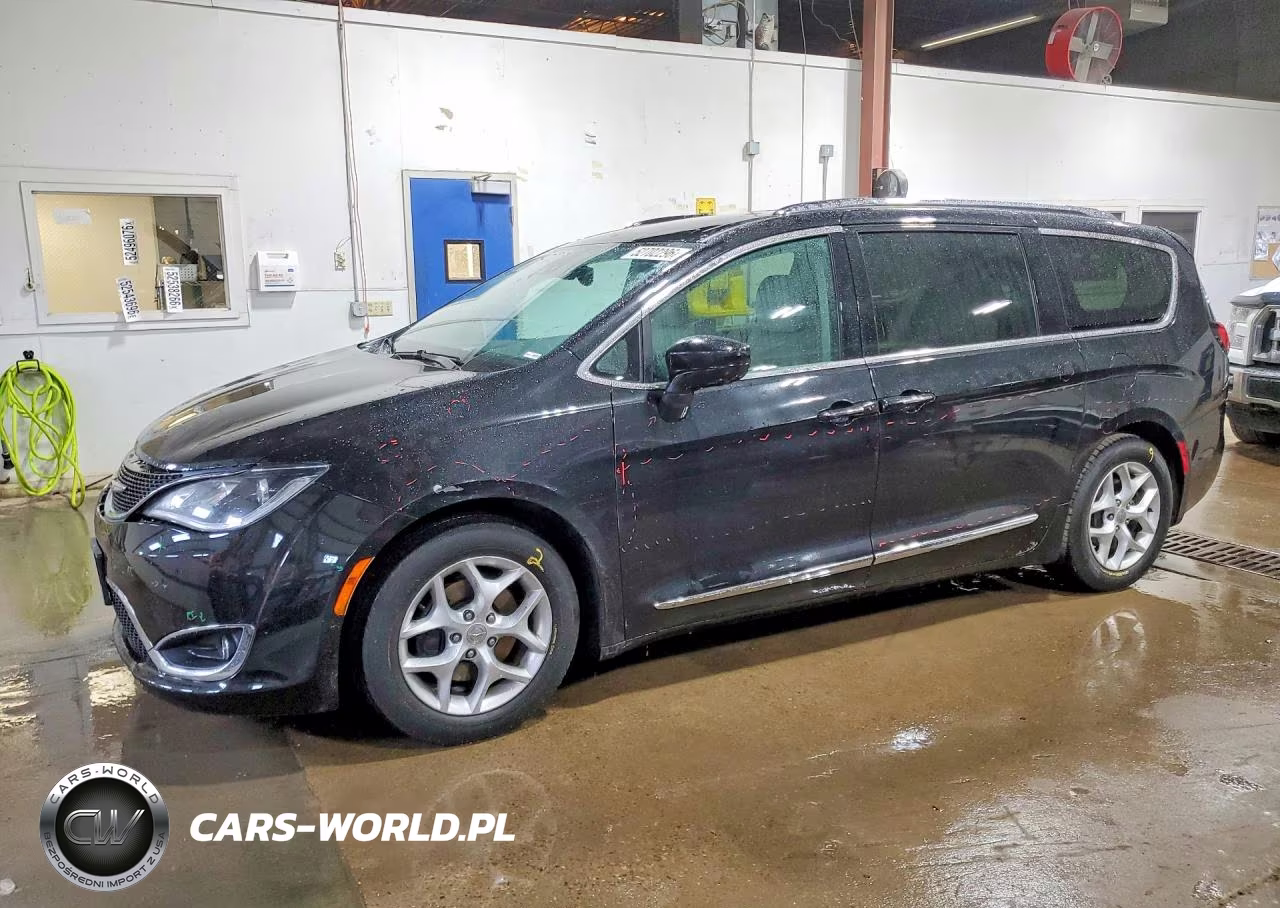 2017 Chrysler Pacifica Touring L Plus