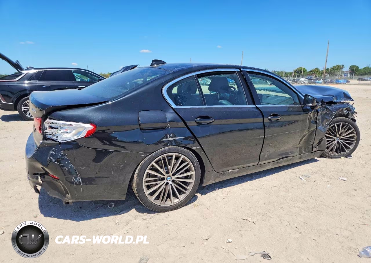 2019 BMW 530 Xi VIN:WBAJA7C53KG912842 - 3