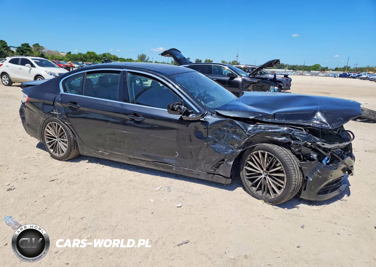 2019 BMW 530 Xi VIN:WBAJA7C53KG912842 - 4