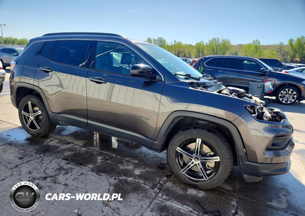 2024 Jeep Compass Latitude VIN:3C4NJDBN0RT596228 - 4