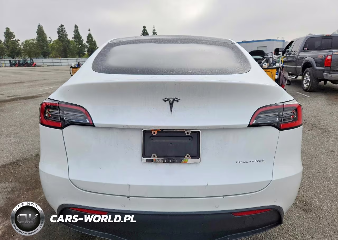 2020 Tesla Model Y VIN:5YJYGDEE1LF045707 - 6