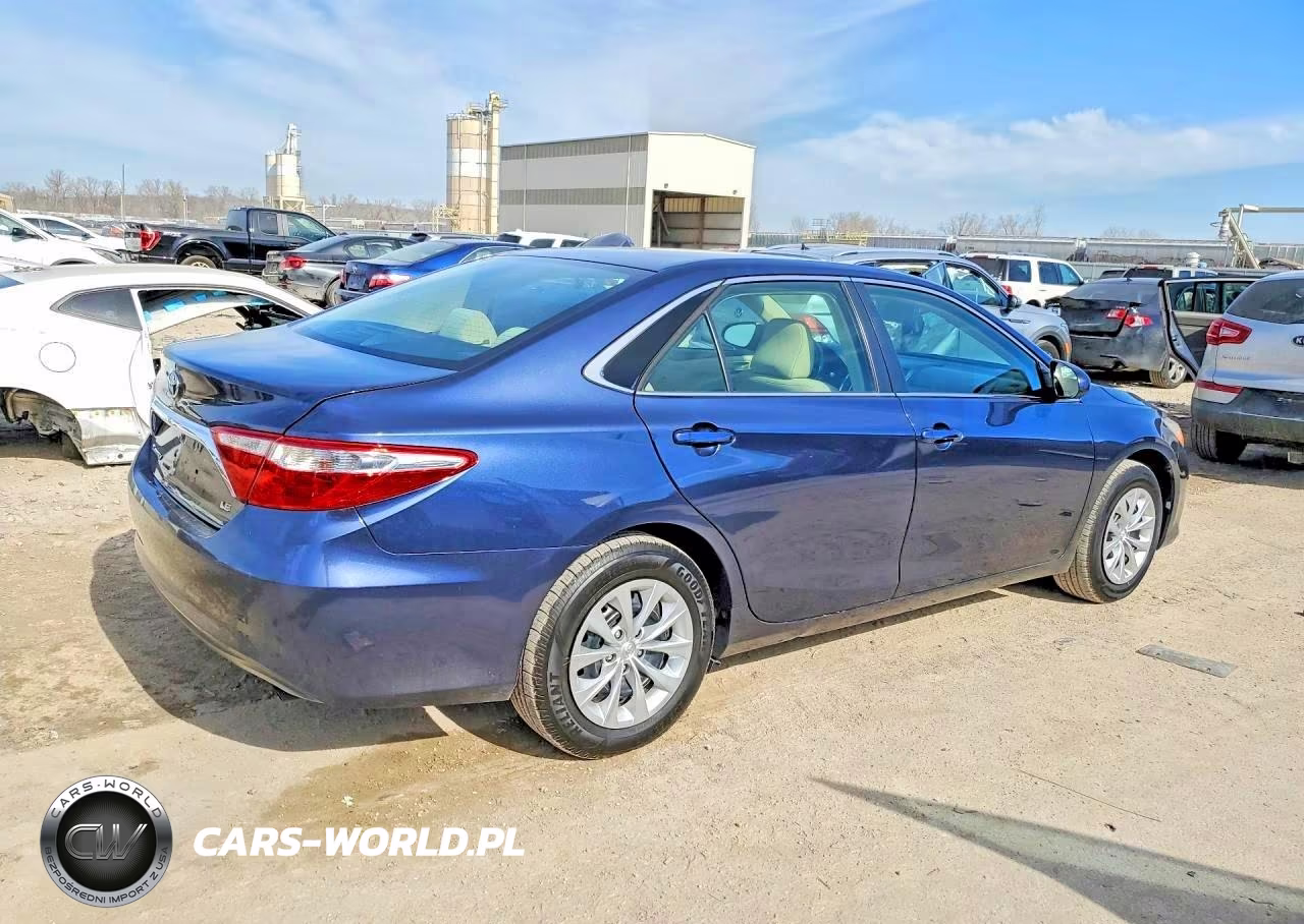 2017 Toyota Camry Le VIN:4T1BF1FK9HU768971 - 3