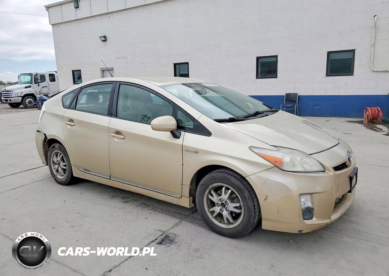 2011 Toyota Prius Two VIN:JTDKN3DU4B1453169 - 4