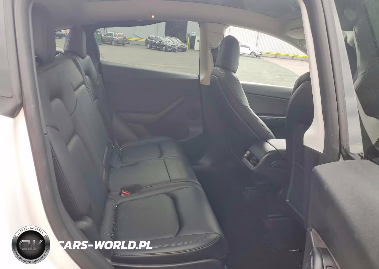 2021 Tesla Model Y VIN:5YJYGAEE0MF232081 - 10