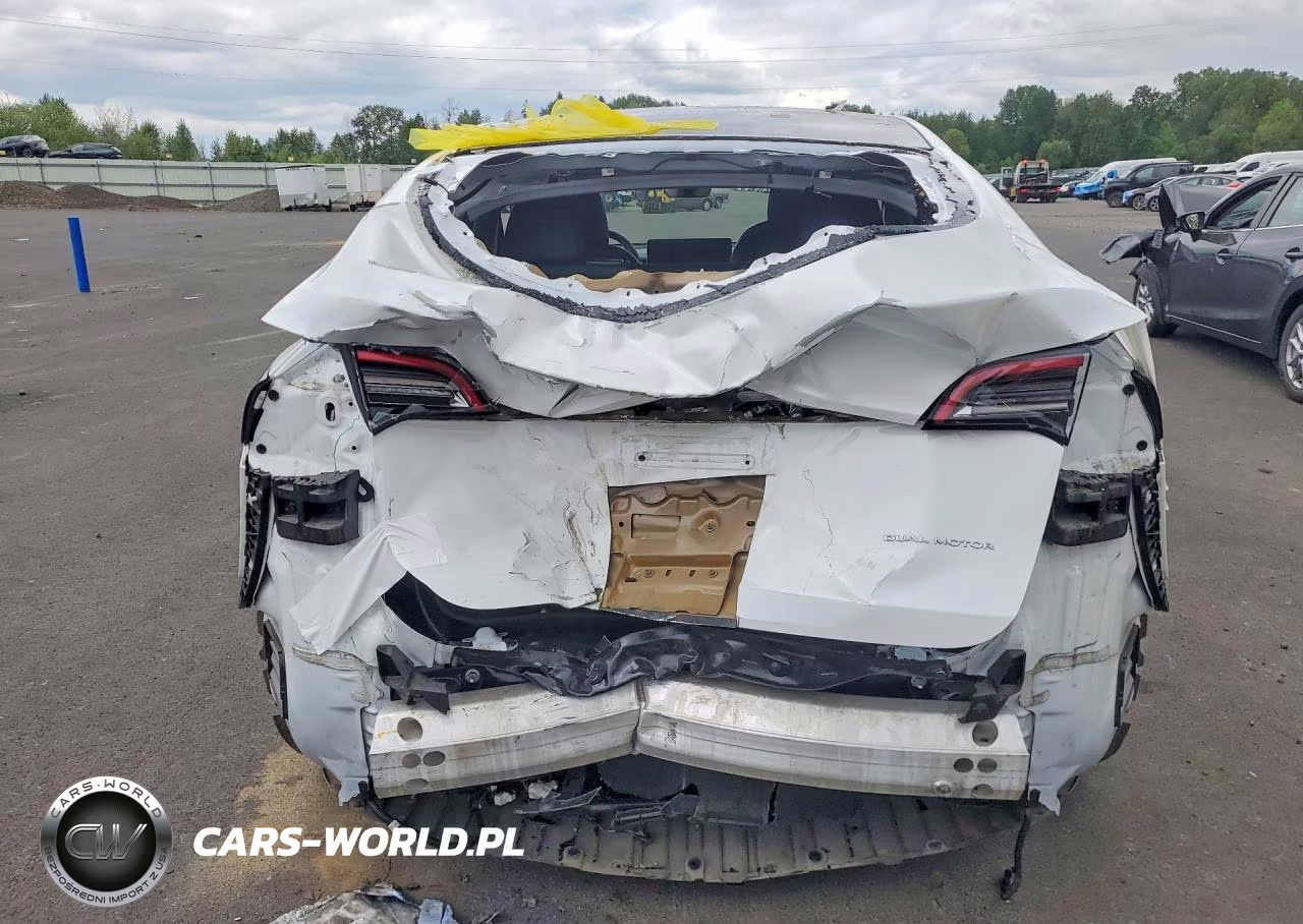 2021 Tesla Model Y VIN:5YJYGAEE0MF232081 - 6