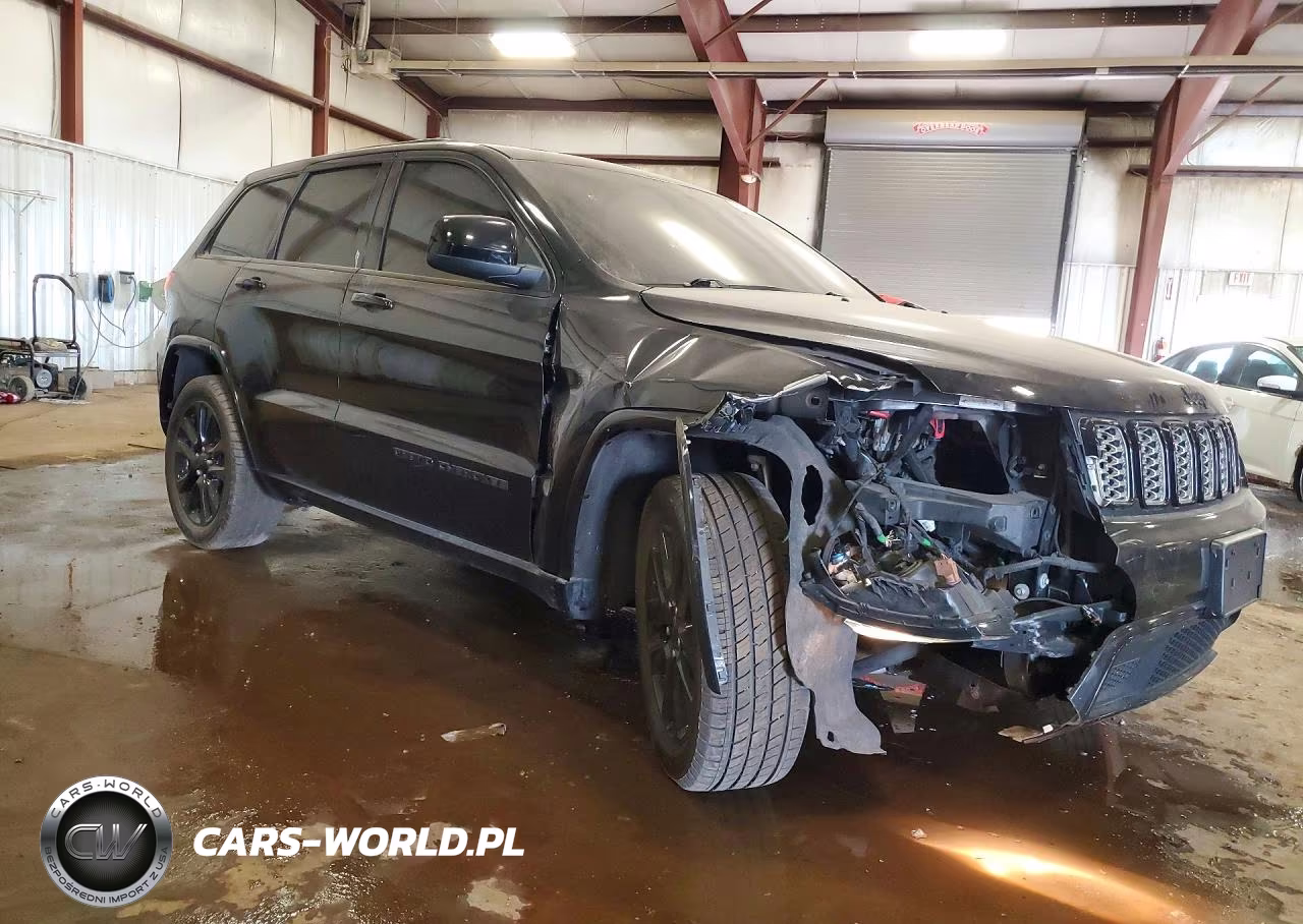 2018 Jeep Grand Cherokee Laredo VIN:1C4RJFAG1JC491651 - 4