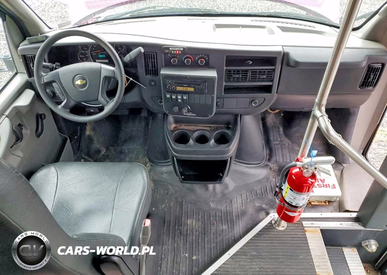 2012 Chev Express G3500 VIN:1GB3G3BG0C1135423 - 8