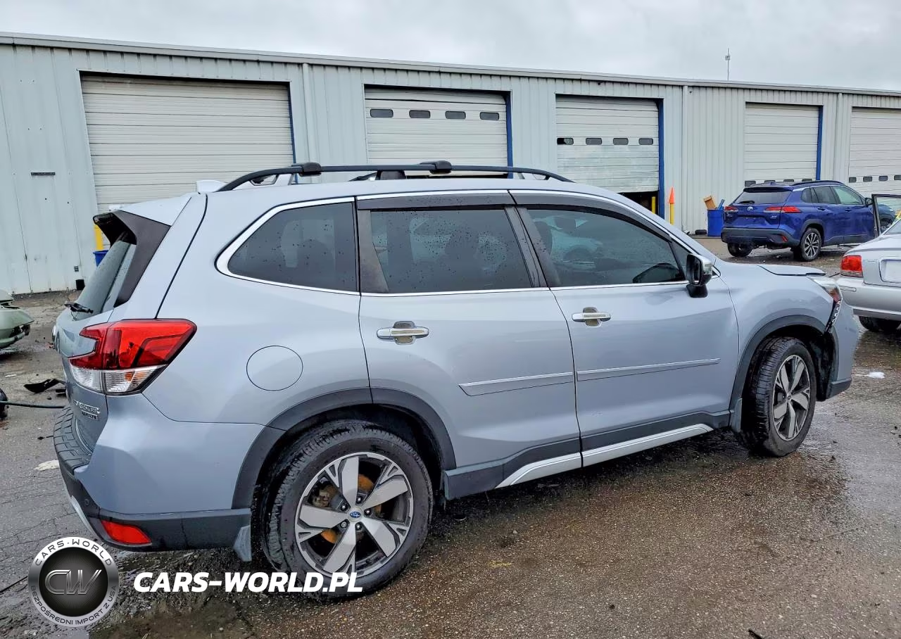 2020 Subaru Forester Touring VIN:JF2SKAXC6LH499418 - 3