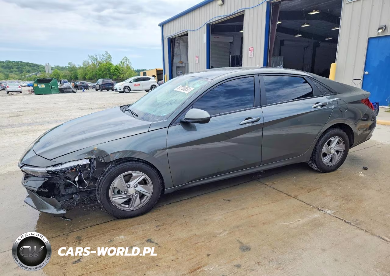 2024 Hyundai Elantra Se – zdjęcie 1 z 12