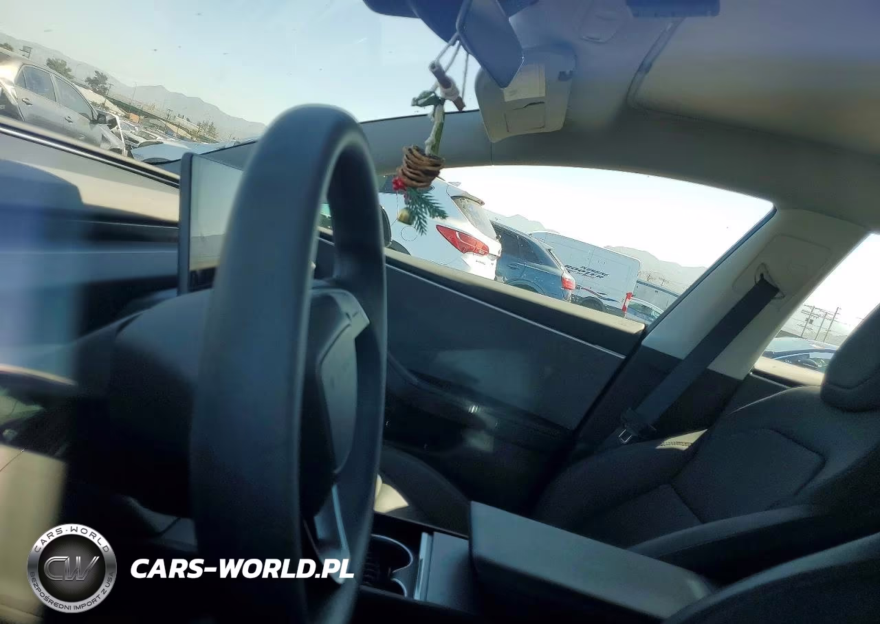 2024 Tesla Model 3 VIN:5YJ3E1EA1RF722808 - 9
