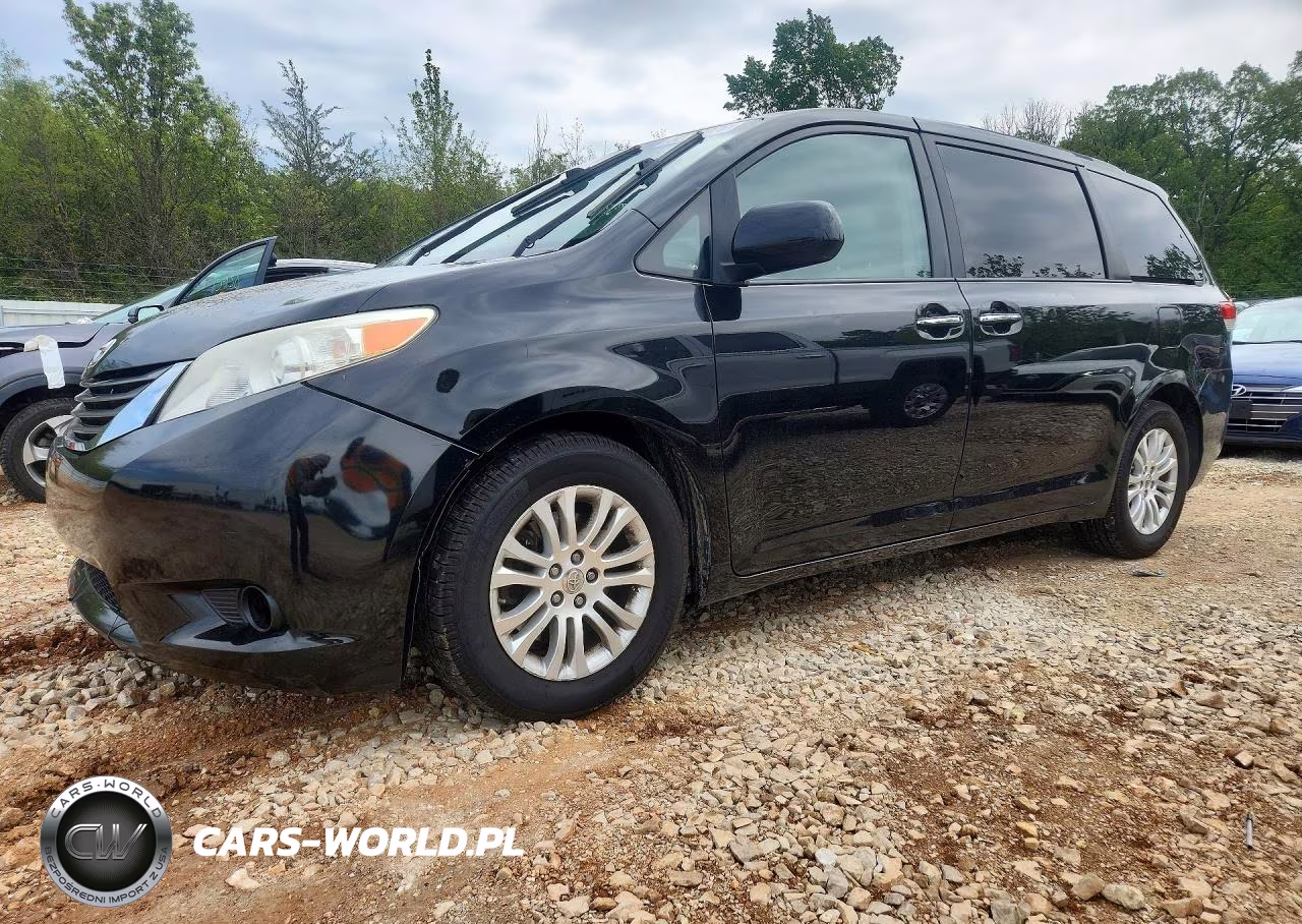 2014 Toyota Sienna Xle 8-Passenger