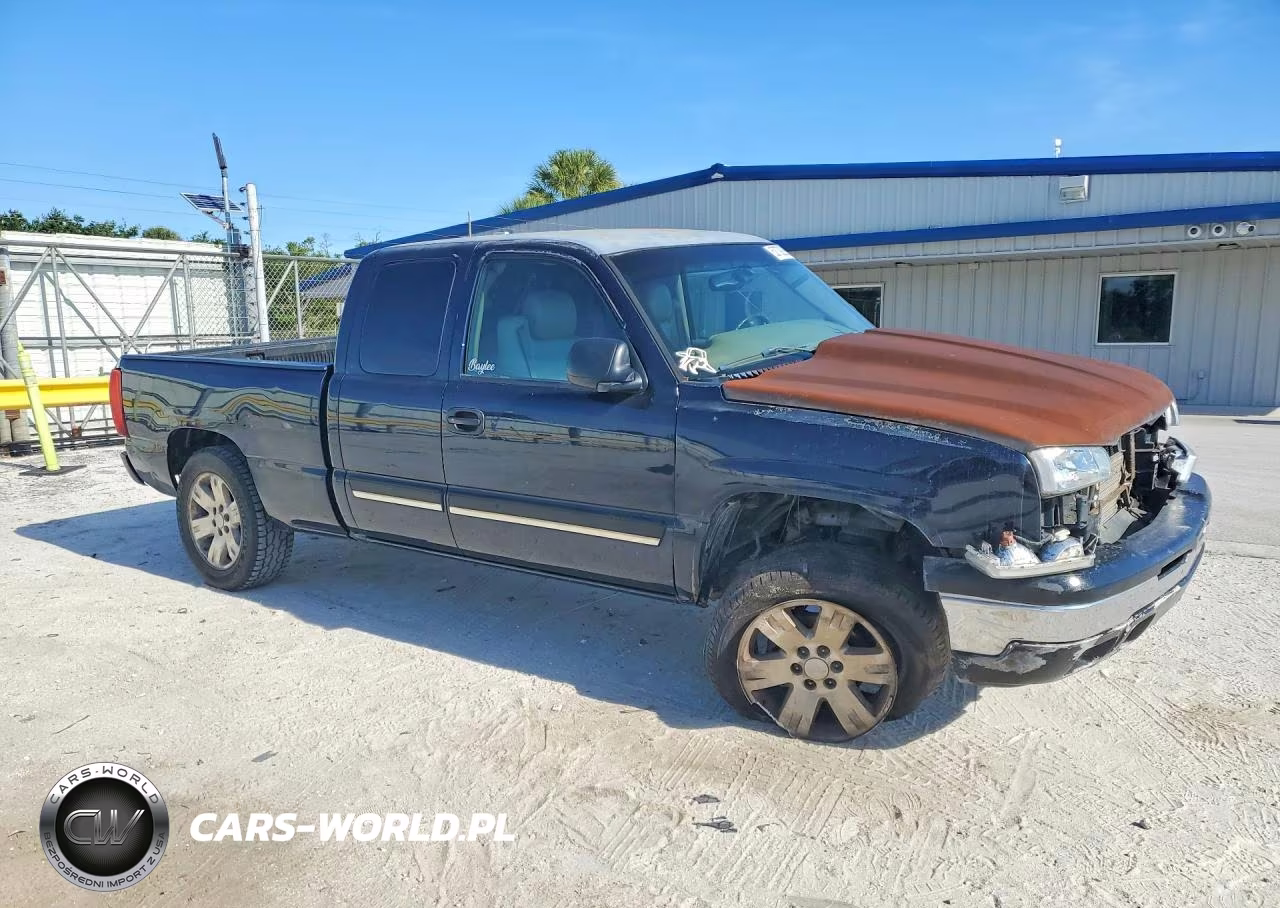 2005 Chevrolet Silverado C1500 VIN:2GCEC19VX51262993 - 4