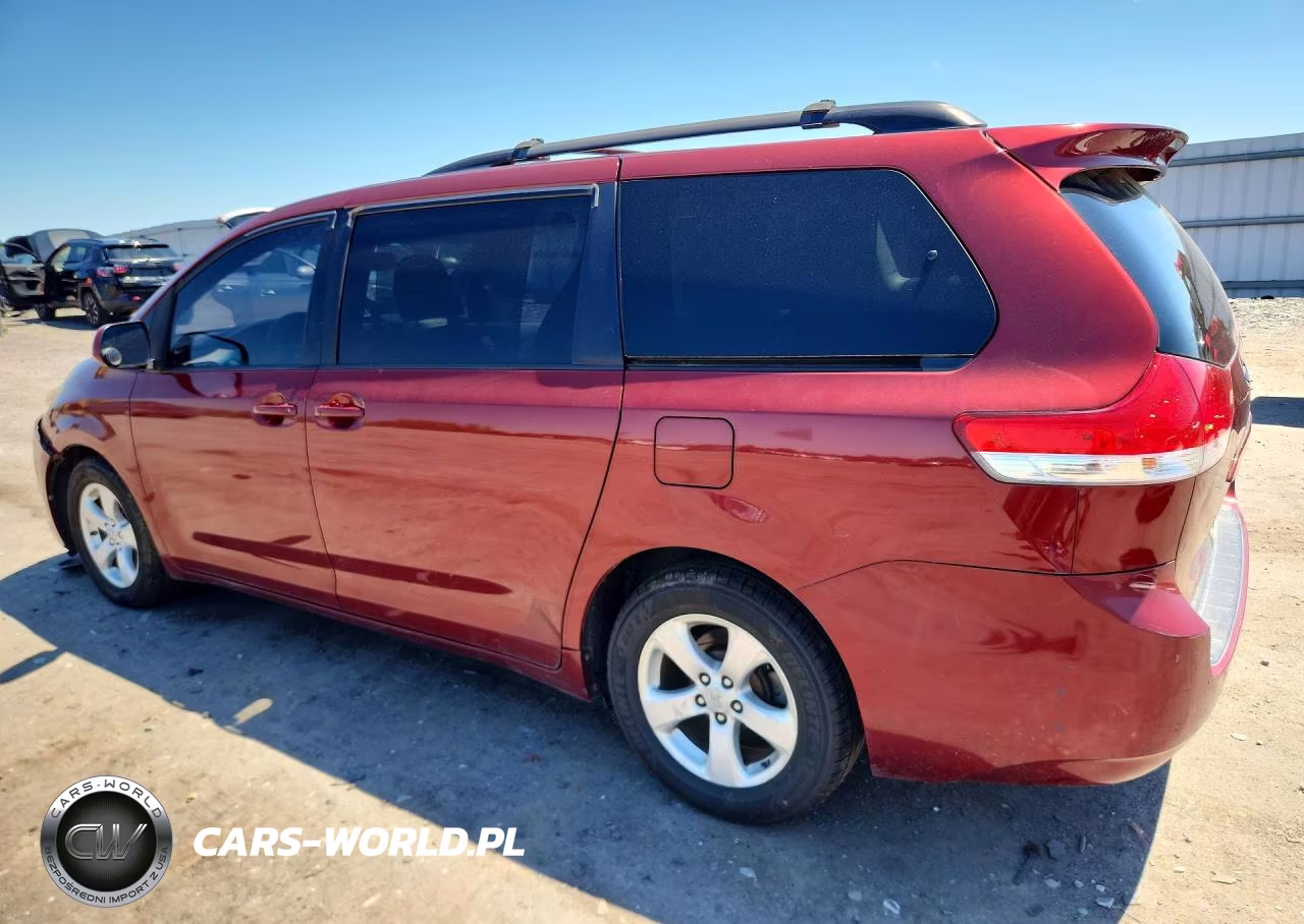 2011 Toyota Sienna Le VIN:5TDKK3DC5BS085040 - 2