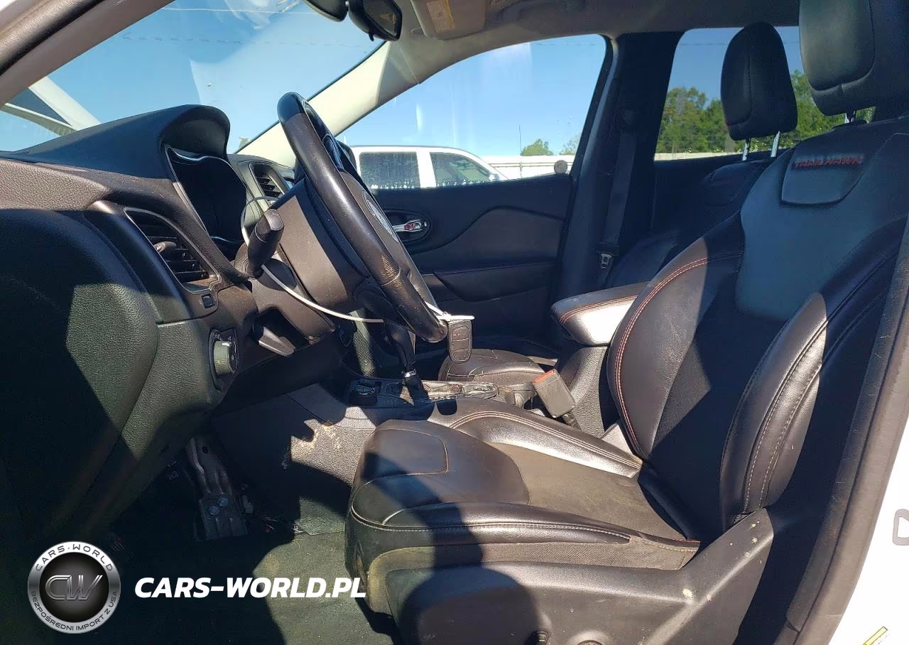 2019 Jeep Cherokee Trailhawk VIN:1C4PJMBX9KD362224 - 7
