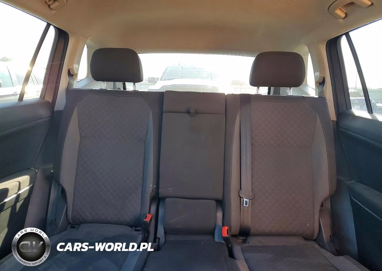 2018 Volkswagen Tiguan S VIN:3VV1B7AXXJM075808 - 10