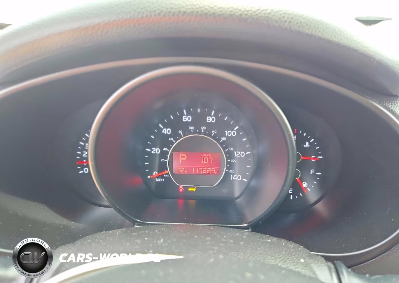 2014 Kia Soul + VIN:KNDJP3A51E7013687 - 9