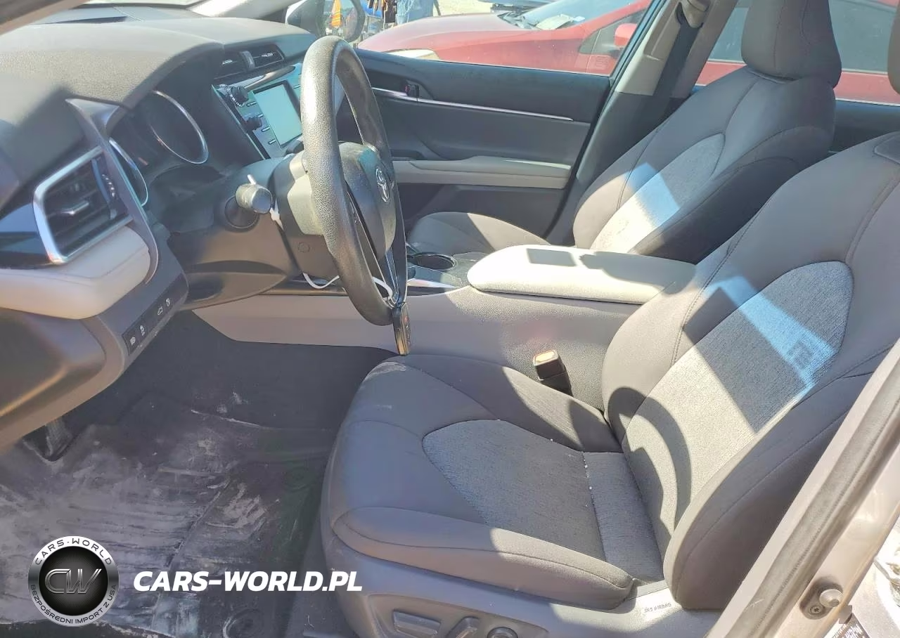 2018 Toyota Camry Le VIN:4T1B11HK8JU145861 - 7