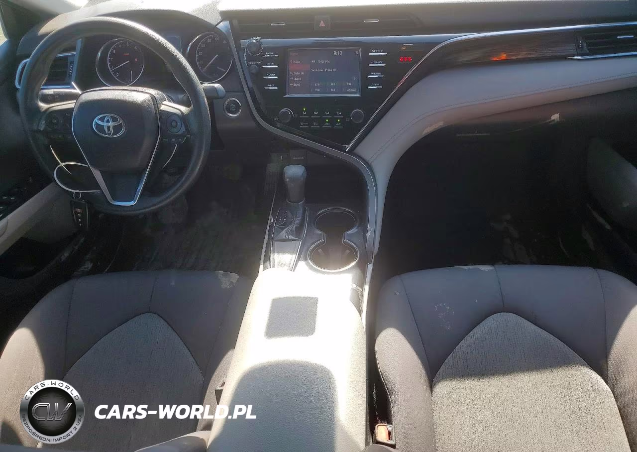2018 Toyota Camry Le VIN:4T1B11HK8JU145861 - 8