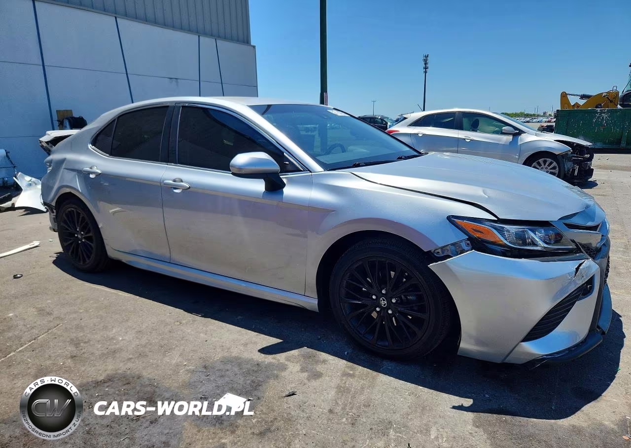 2018 Toyota Camry Se VIN:JTNB11HKXJ3048635 - 4