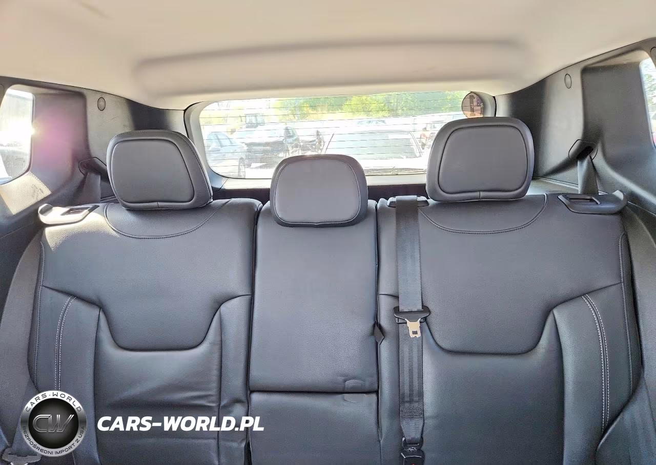2017 Jeep Renegade Limited VIN:ZACCJBDB5HPE92192 - 10