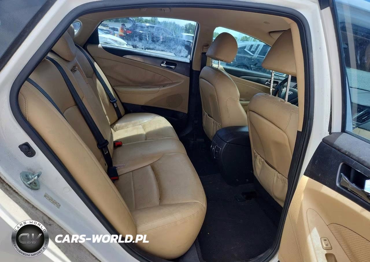 2013 Hyundai Sonata Hybrid VIN:KMHEC4A44DA072658 - 10