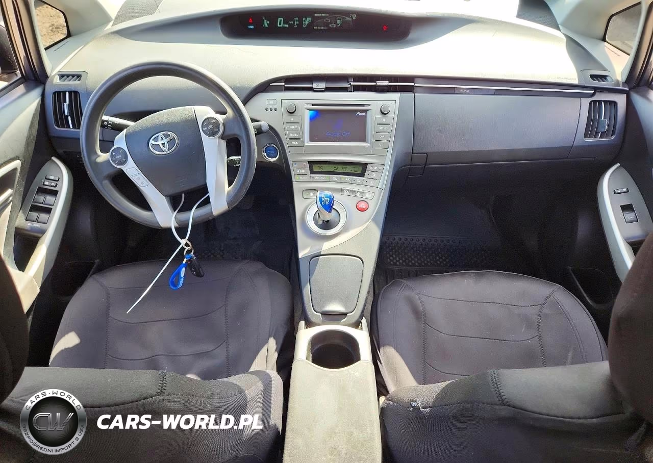 2015 Toyota Prius Two VIN:JTDKN3DUXF1918835 - 8