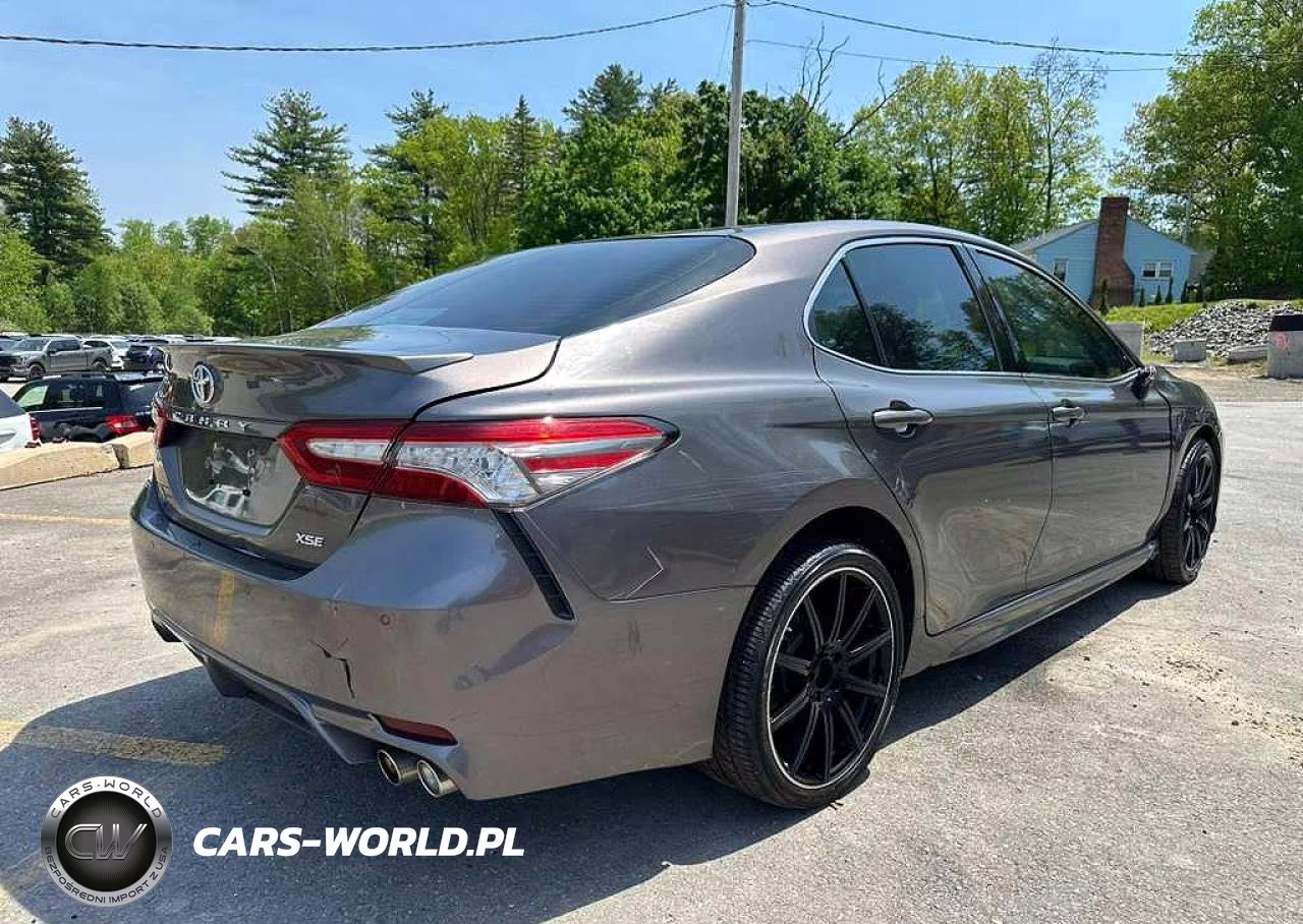 2018 Toyota Camry Xse VIN:4T1B61HK3JU062288 - 3