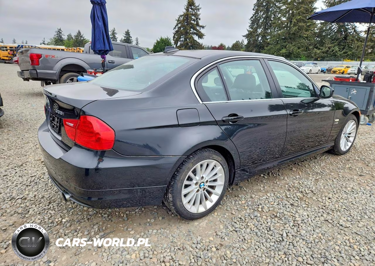 2011 BMW 335 Xi VIN:WBAPL5G58BNN22222 - 3