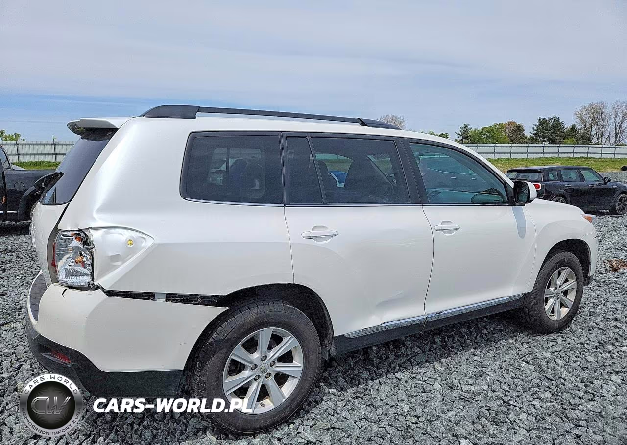 2013 Toyota Highlander Plus VIN:5TDBK3EHXDS278345 - 3