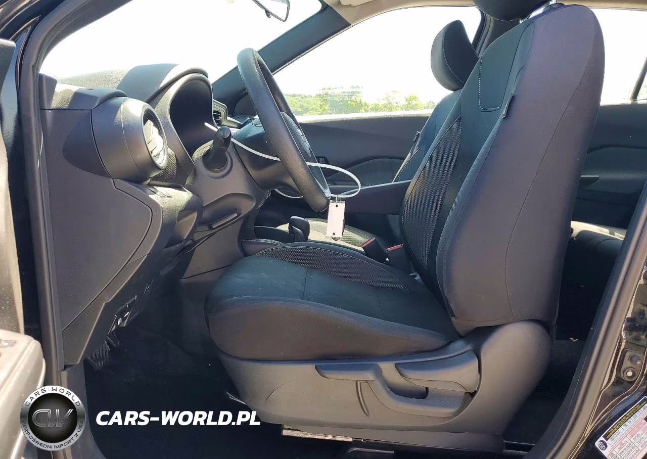 2019 Nissan Kicks S VIN:3N1CP5CU0KL514282 - 7