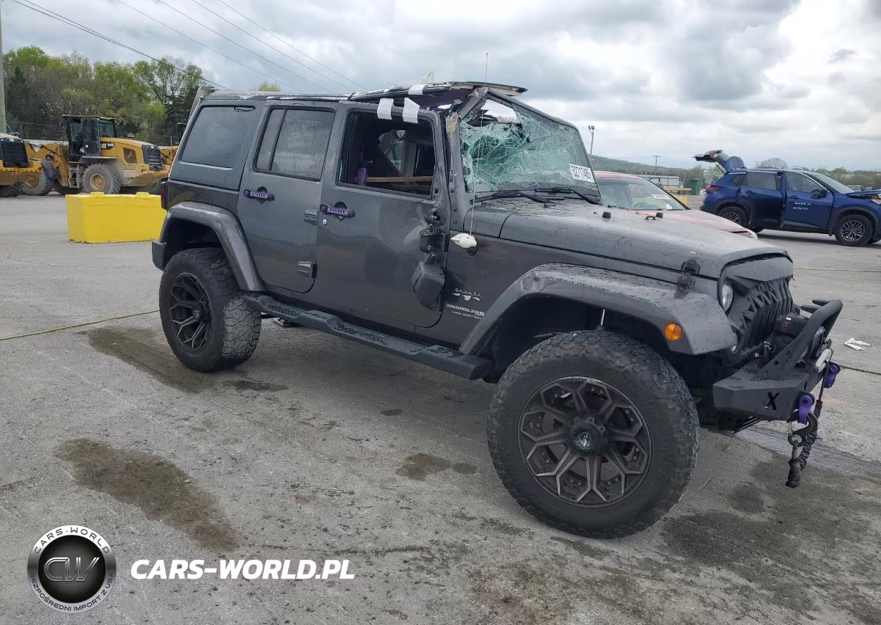 2018 Jeep Wrangler Unlimited Sahara VIN:1C4BJWEG9JL856329 - 4