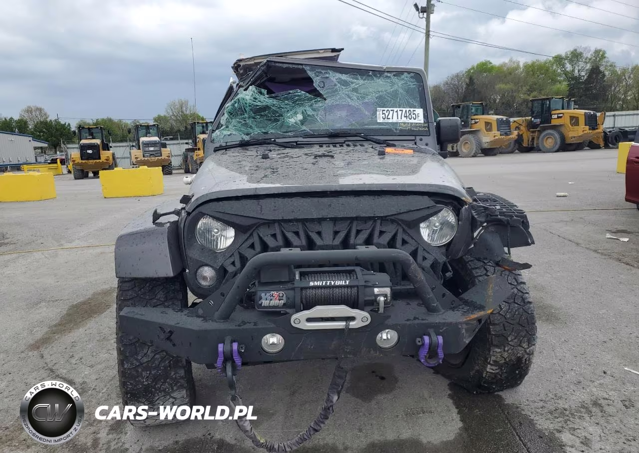 2018 Jeep Wrangler Unlimited Sahara VIN:1C4BJWEG9JL856329 - 5