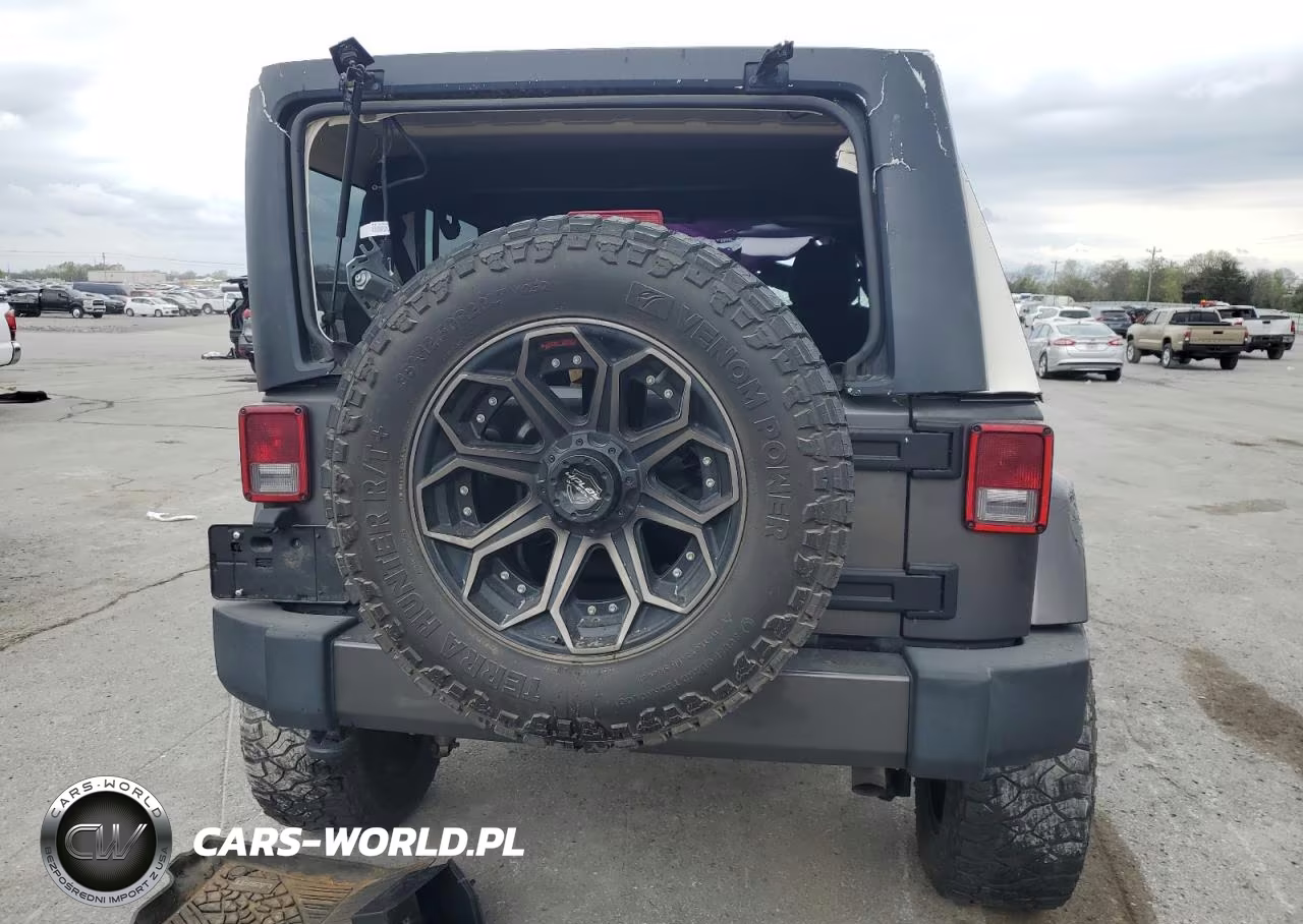 2018 Jeep Wrangler Unlimited Sahara VIN:1C4BJWEG9JL856329 - 6