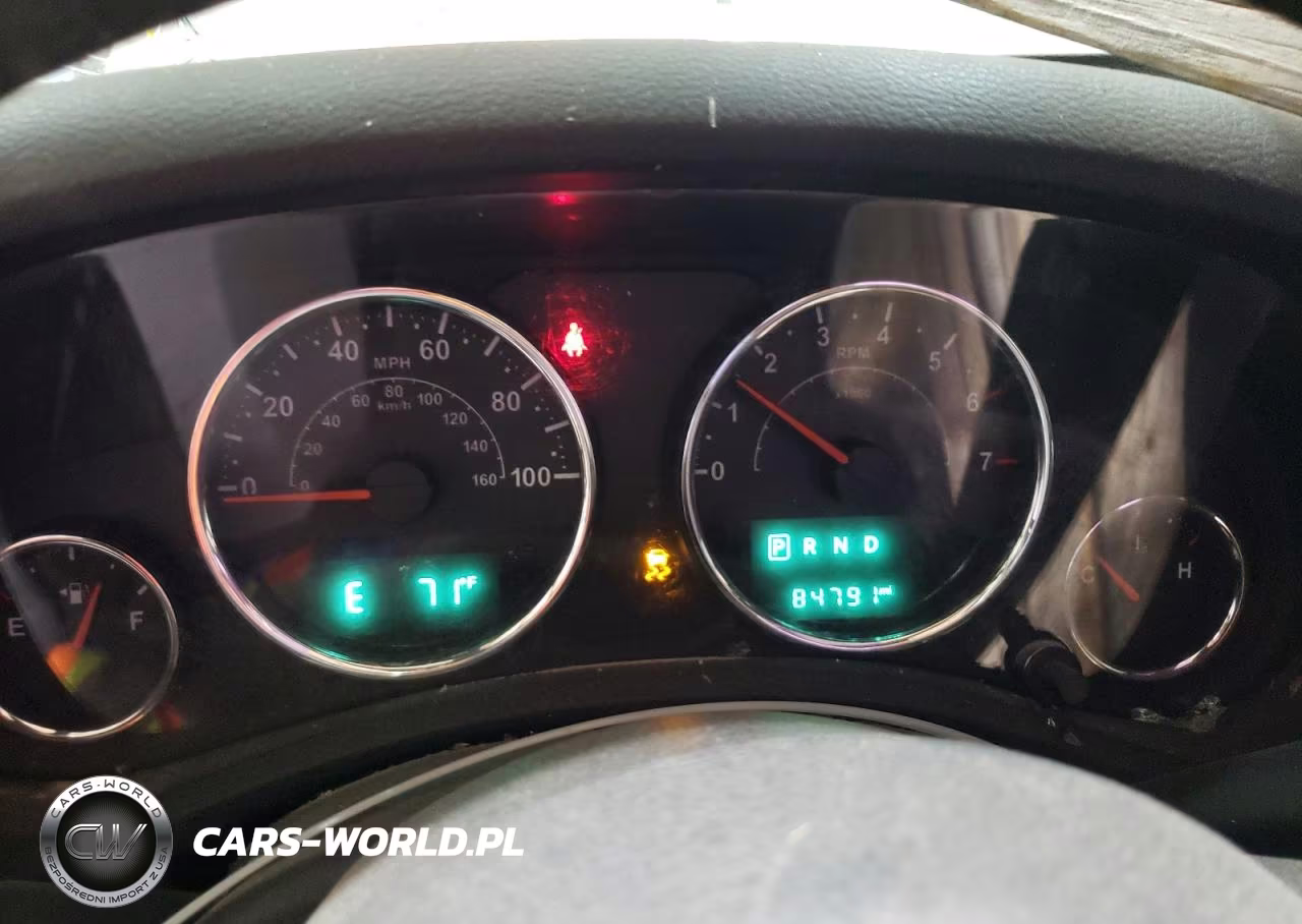 2018 Jeep Wrangler Unlimited Sahara VIN:1C4BJWEG9JL856329 - 9