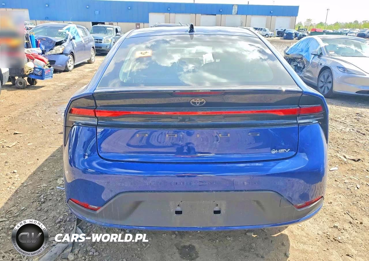 2026 Toyota Prius Le VIN:JTDADABU4T3031611 - 6