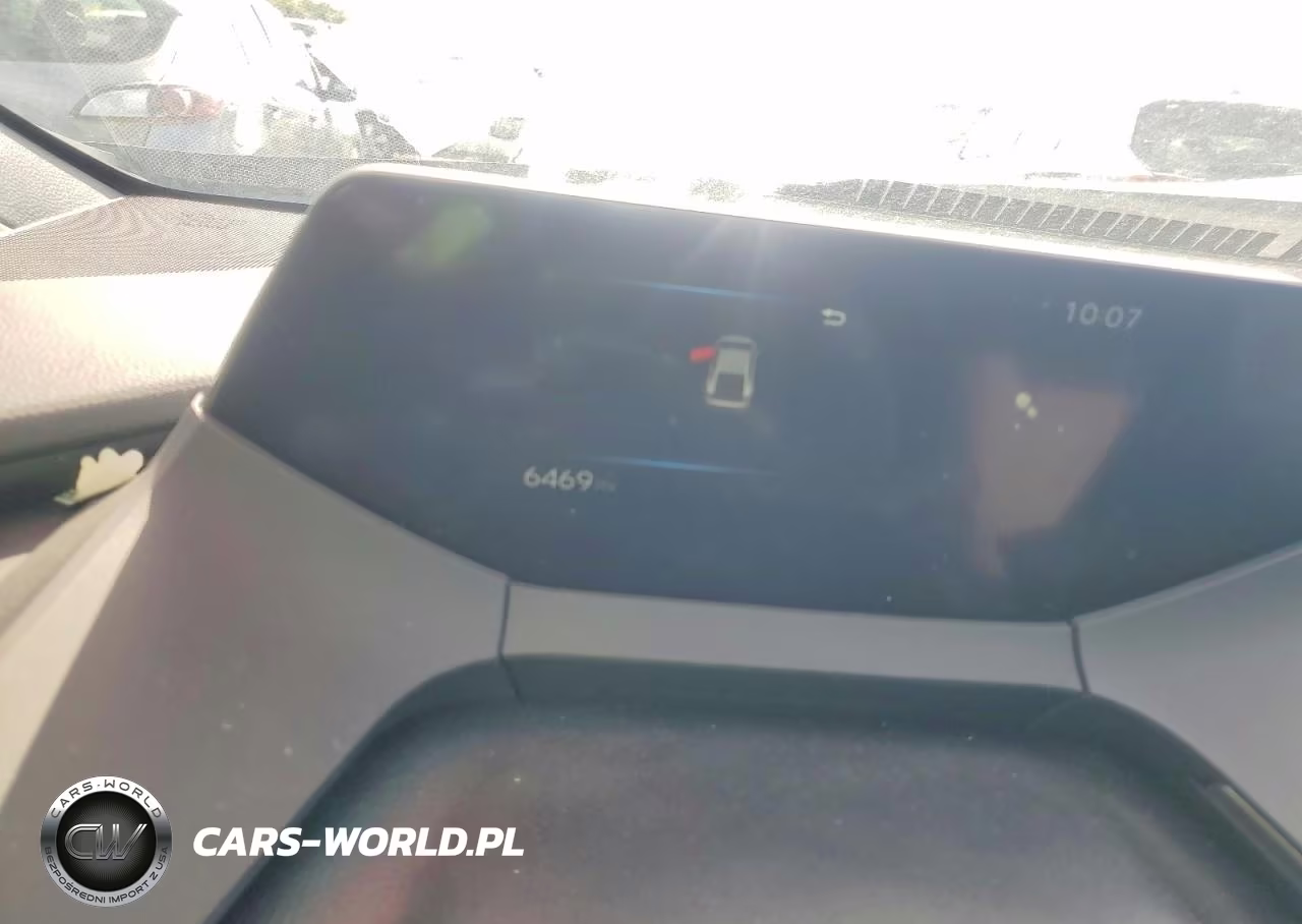 2026 Toyota Prius Le VIN:JTDADABU4T3031611 - 9