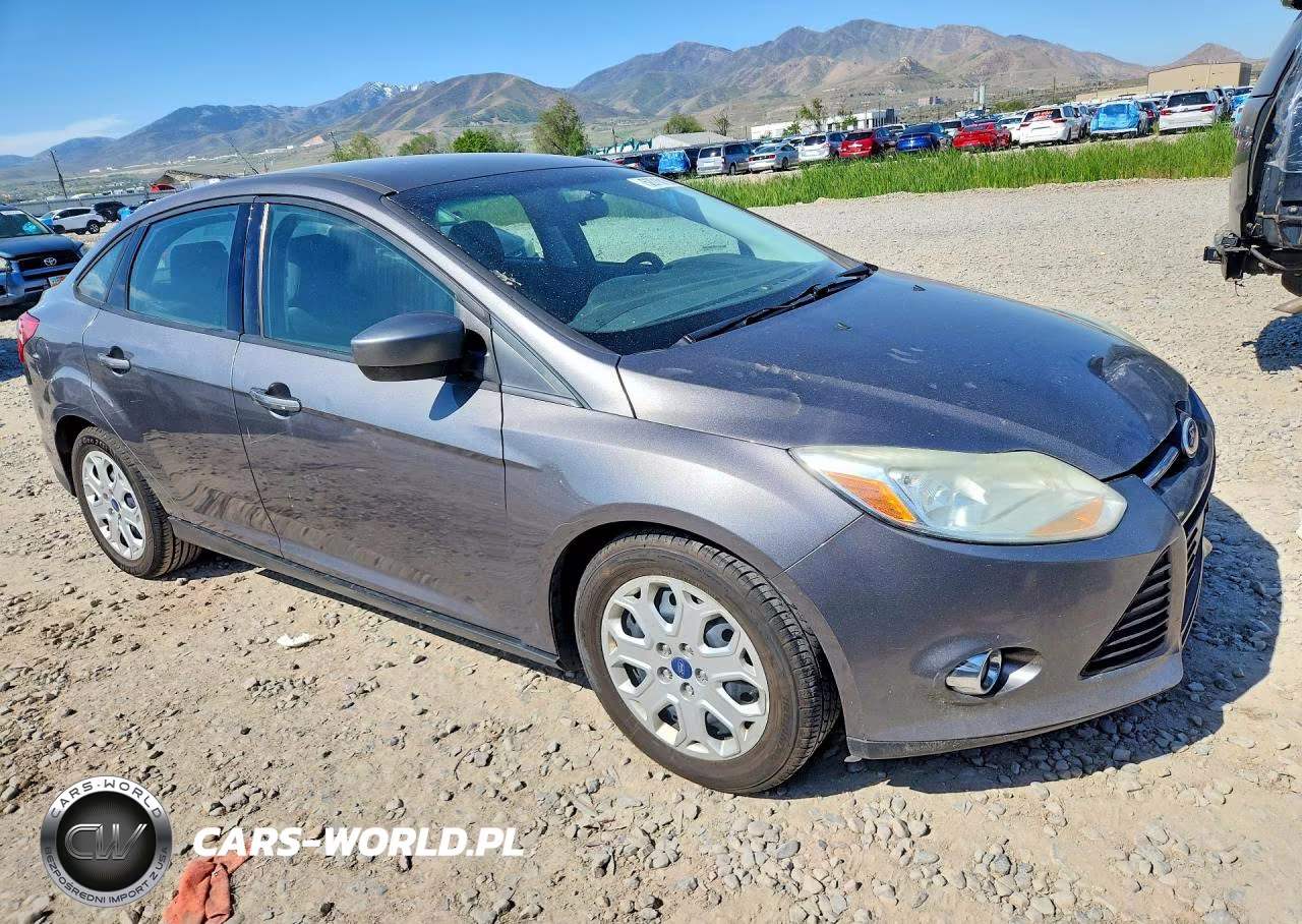 2012 Ford Focus Se VIN:1FAHP3F20CL415644 - 4