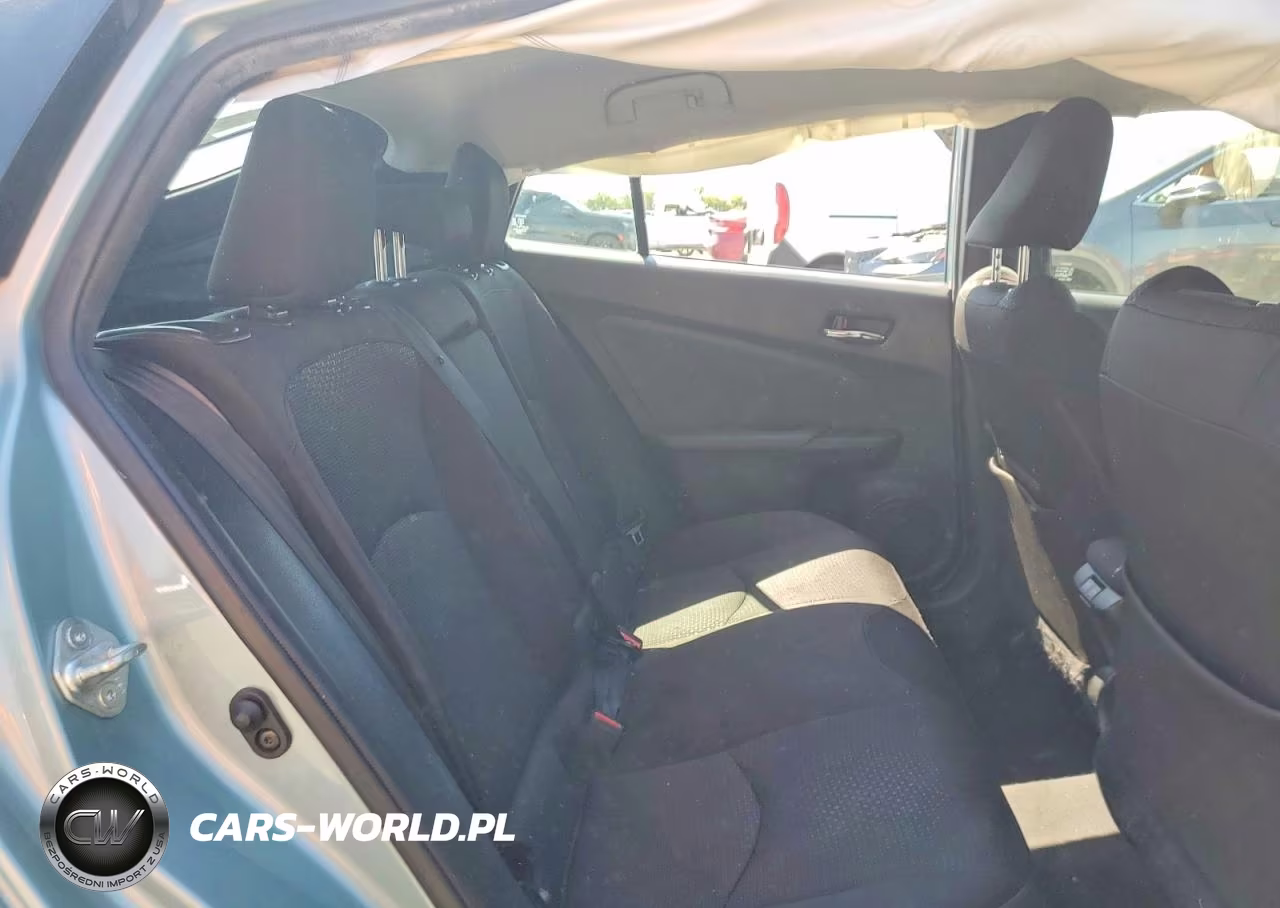2020 Toyota Prius Le VIN:JTDKARFU8L3119891 - 10