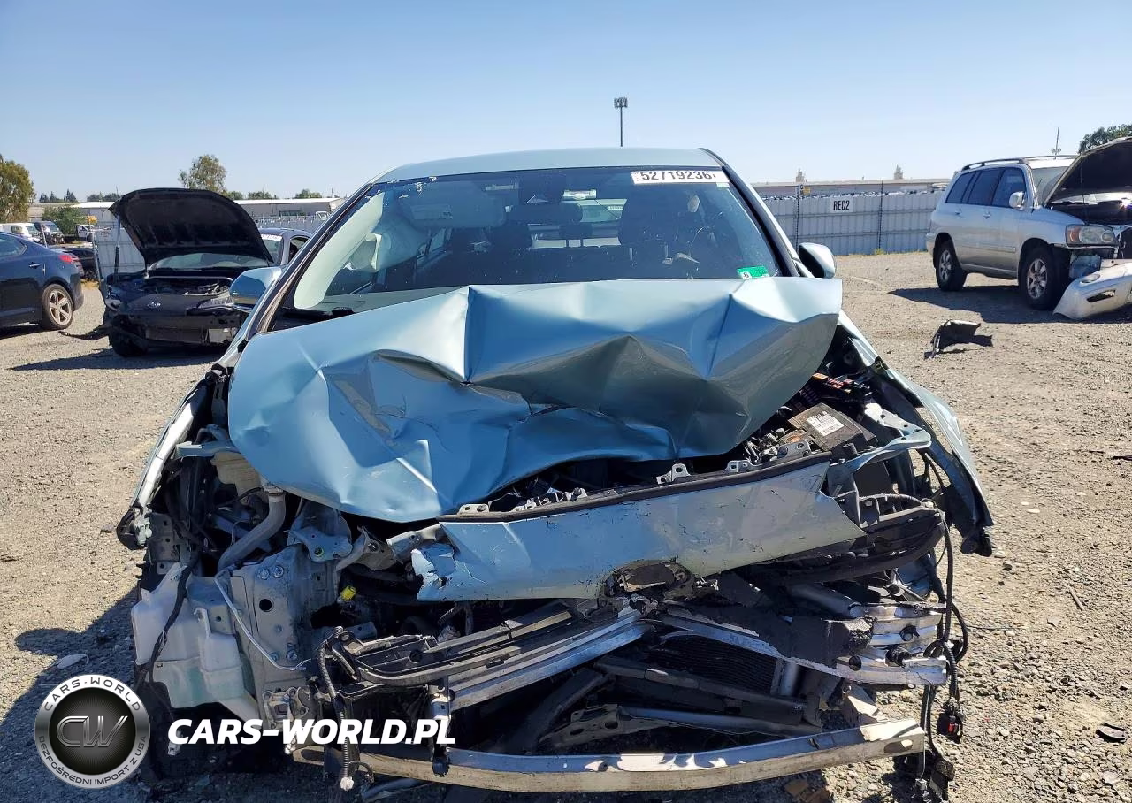 2020 Toyota Prius Le VIN:JTDKARFU8L3119891 - 5