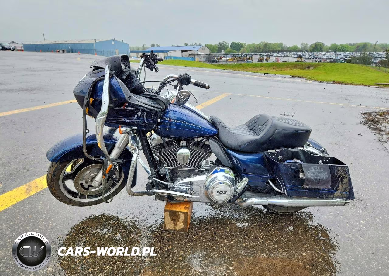 2012 Harley-Davidson Fltrx Road Glide Custom VIN:1HD1KHM11CB604714 - 3
