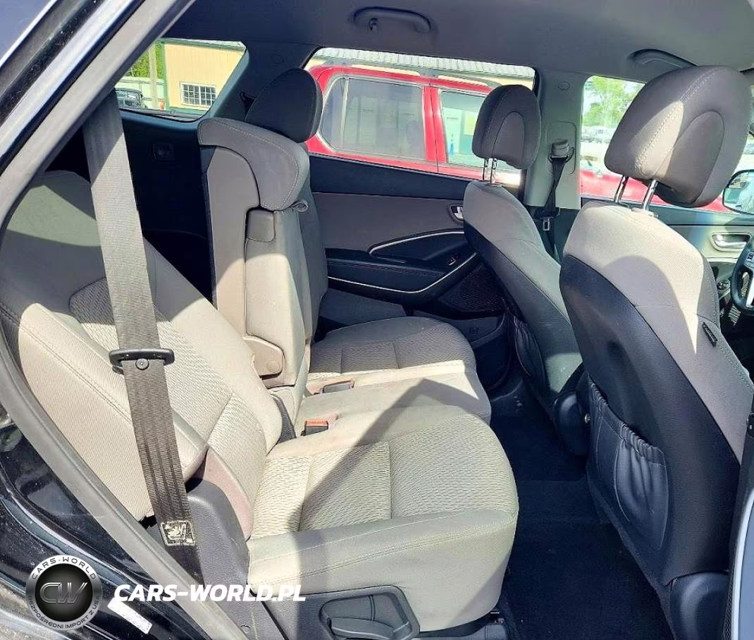 2018 Hyundai Santa Fe Se VIN:KM8SMDHF8JU295089 - 10
