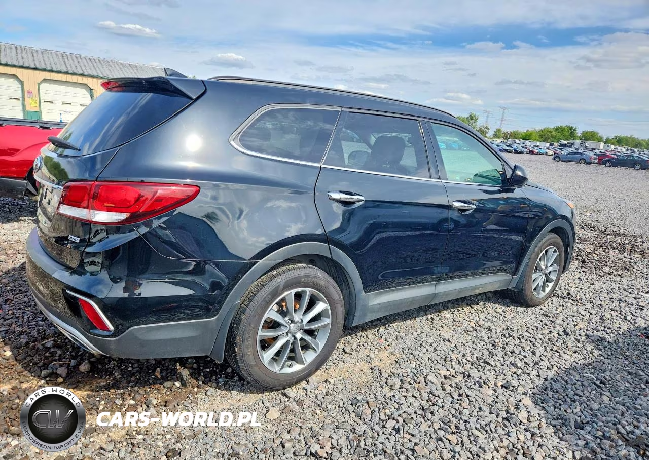 2018 Hyundai Santa Fe Se VIN:KM8SMDHF8JU295089 - 3