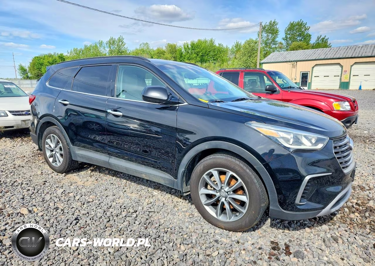 2018 Hyundai Santa Fe Se VIN:KM8SMDHF8JU295089 - 4