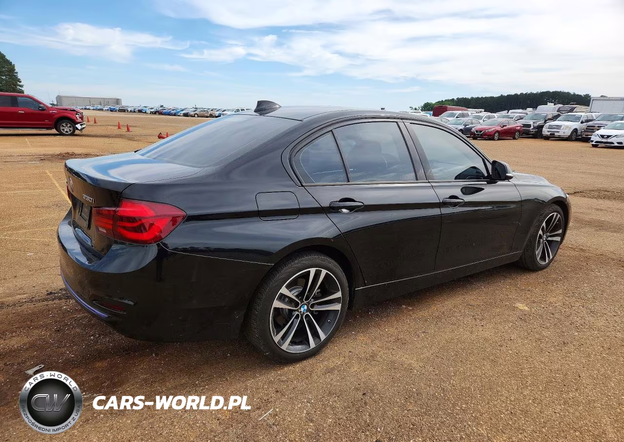 2018 BMW 330 Xi VIN:WBA8D9C56JA616345 - 3