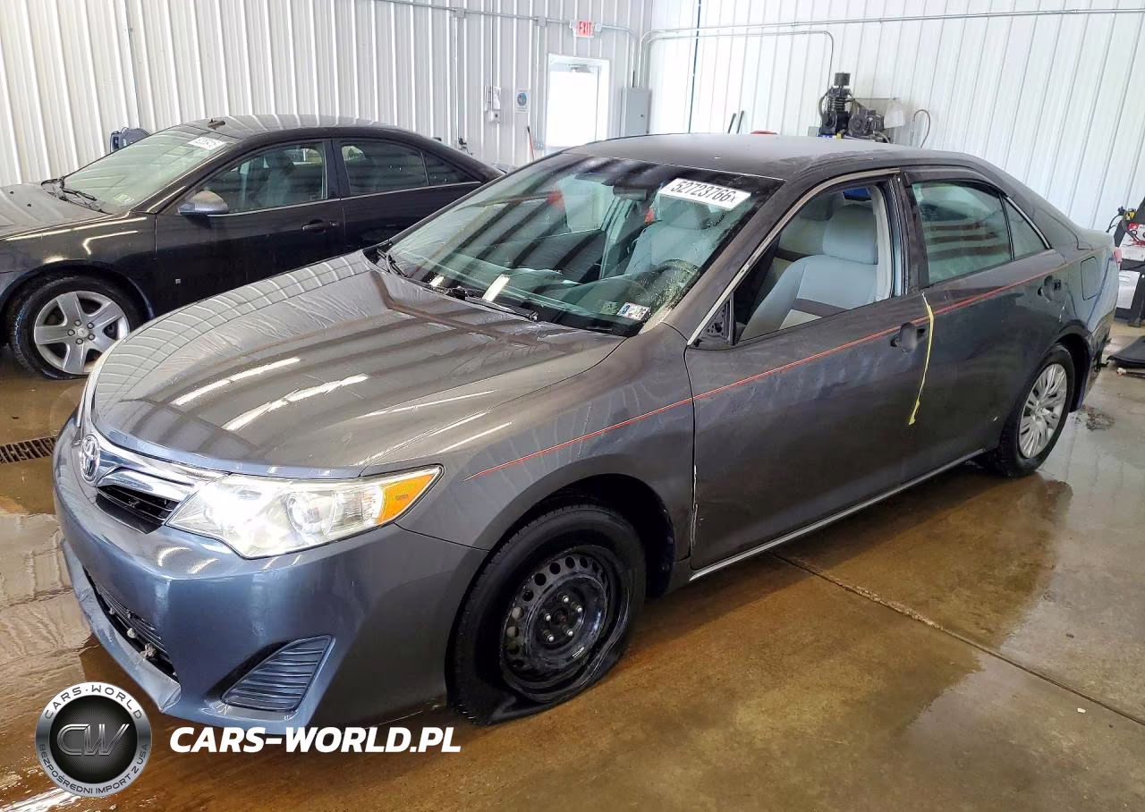 2012 Toyota Camry Le – zdjęcie 1 z 13