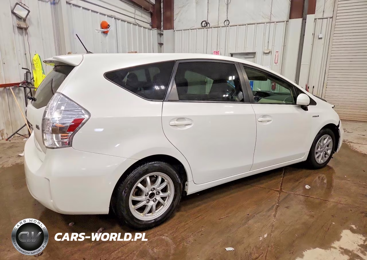 2014 Toyota Prius V Two VIN:JTDZN3EU1E3354637 - 3