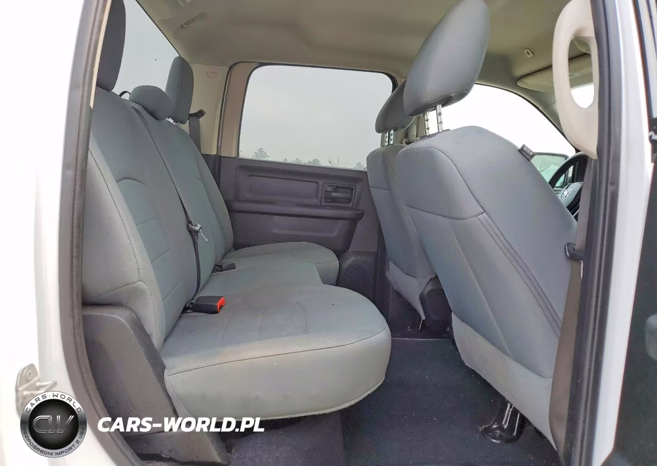 2019 Ram 1500 Classic Express 4X2 5'7 Box VIN:1C6RR6KG1KS621384 - 10